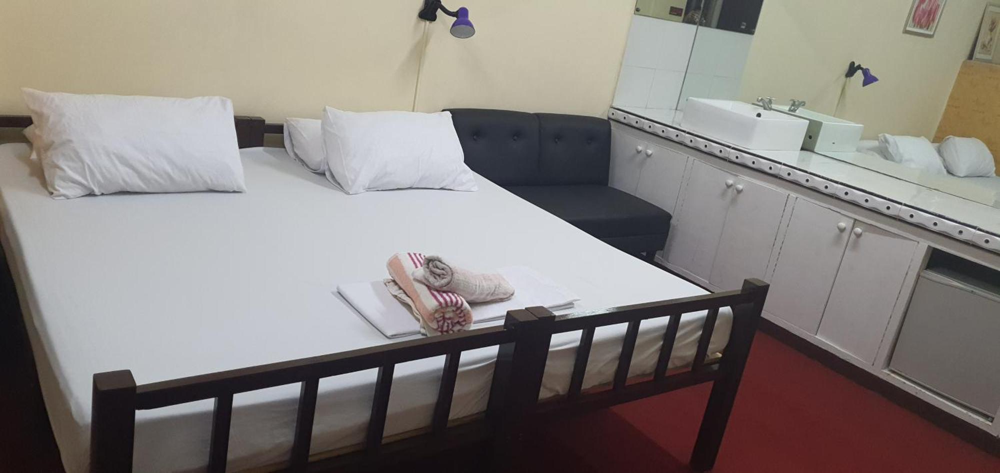 Cool Martin Family Hotel And Resort Bacoor Zewnętrze zdjęcie